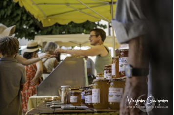 Miel sur le marché du Vigan : pensez à l'événement « Miel et Frigoule » ! © Virginie Govignon - Office de Tourisme Cévennes & Navacelles